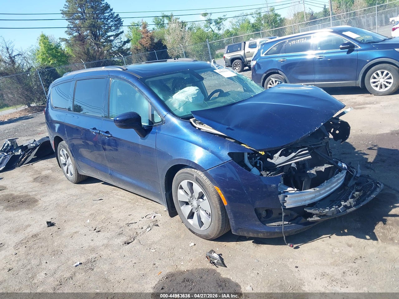 2C4RC1N73JR****** · 2018 CHRYSLER PACIFICA HYBRID LIMITED
