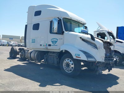 4V4NC9EH1MN****** · 2021 VOLVO VNL