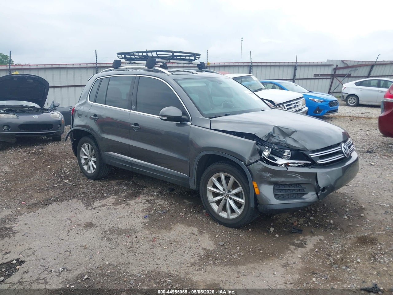 WVGRV7AX0HK****** · 2017 VOLKSWAGEN TIGUAN 2.0T WOLFSBURG EDITION