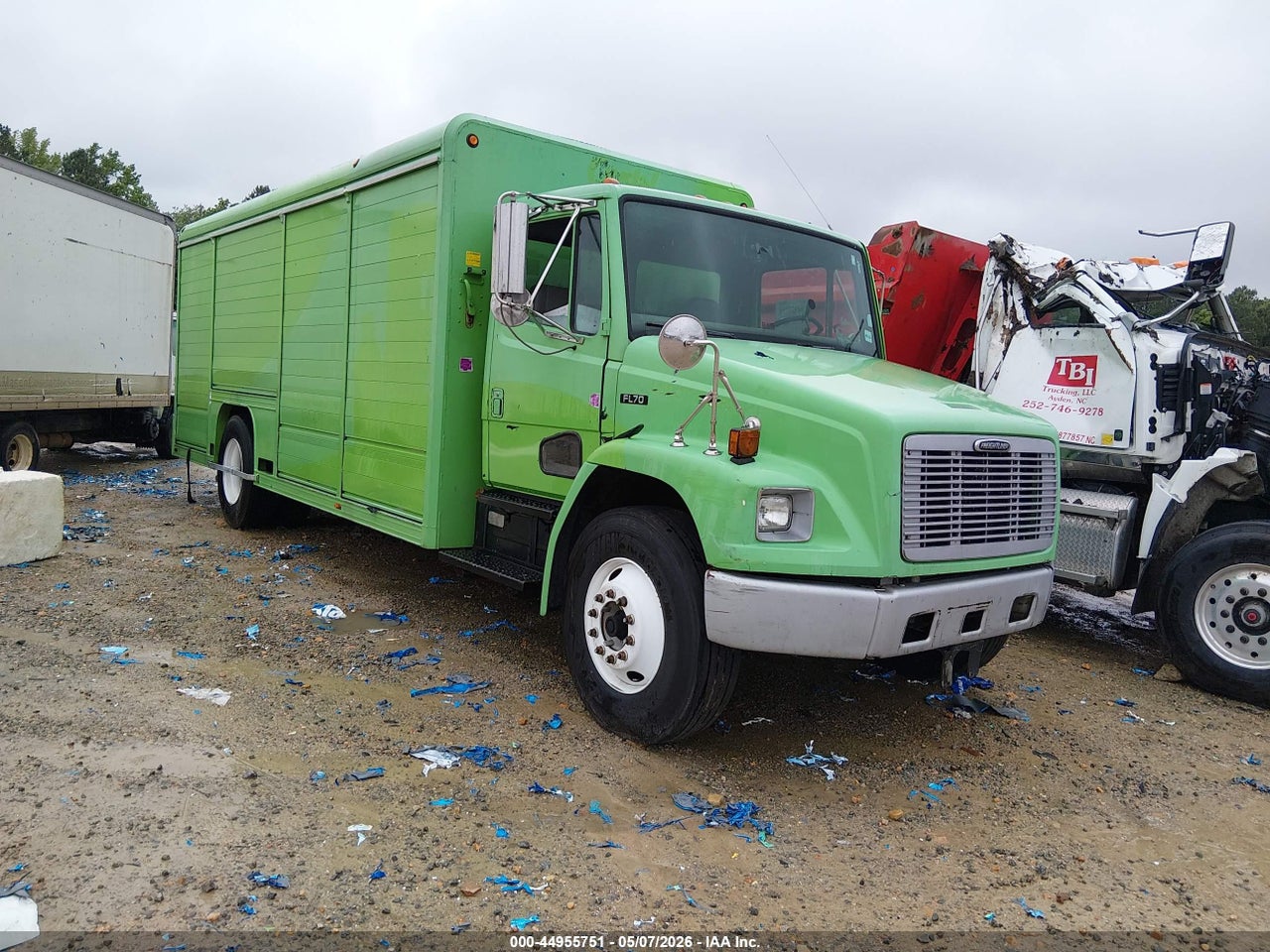 1FVABTAKX4H****** · 2004 FREIGHTLINER MEDIUM CONVENTIONAL FL70