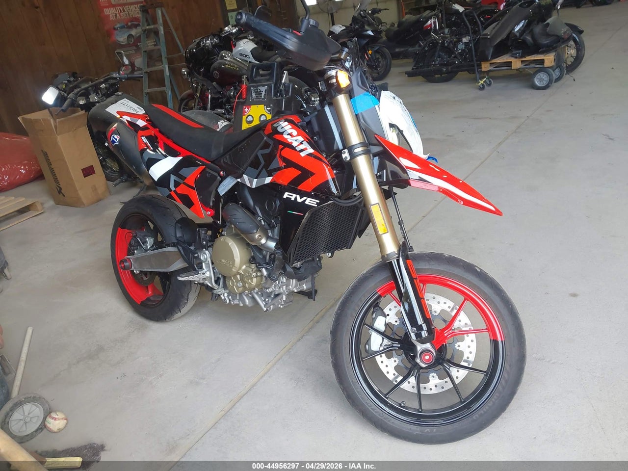 ZDMBAS2N3RB****** · 2024 DUCATI HYPERMOTARD