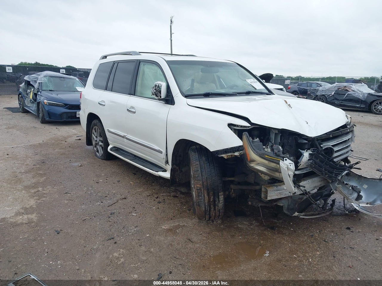 JTJHY7AX6F4****** · 2015 LEXUS LX 570