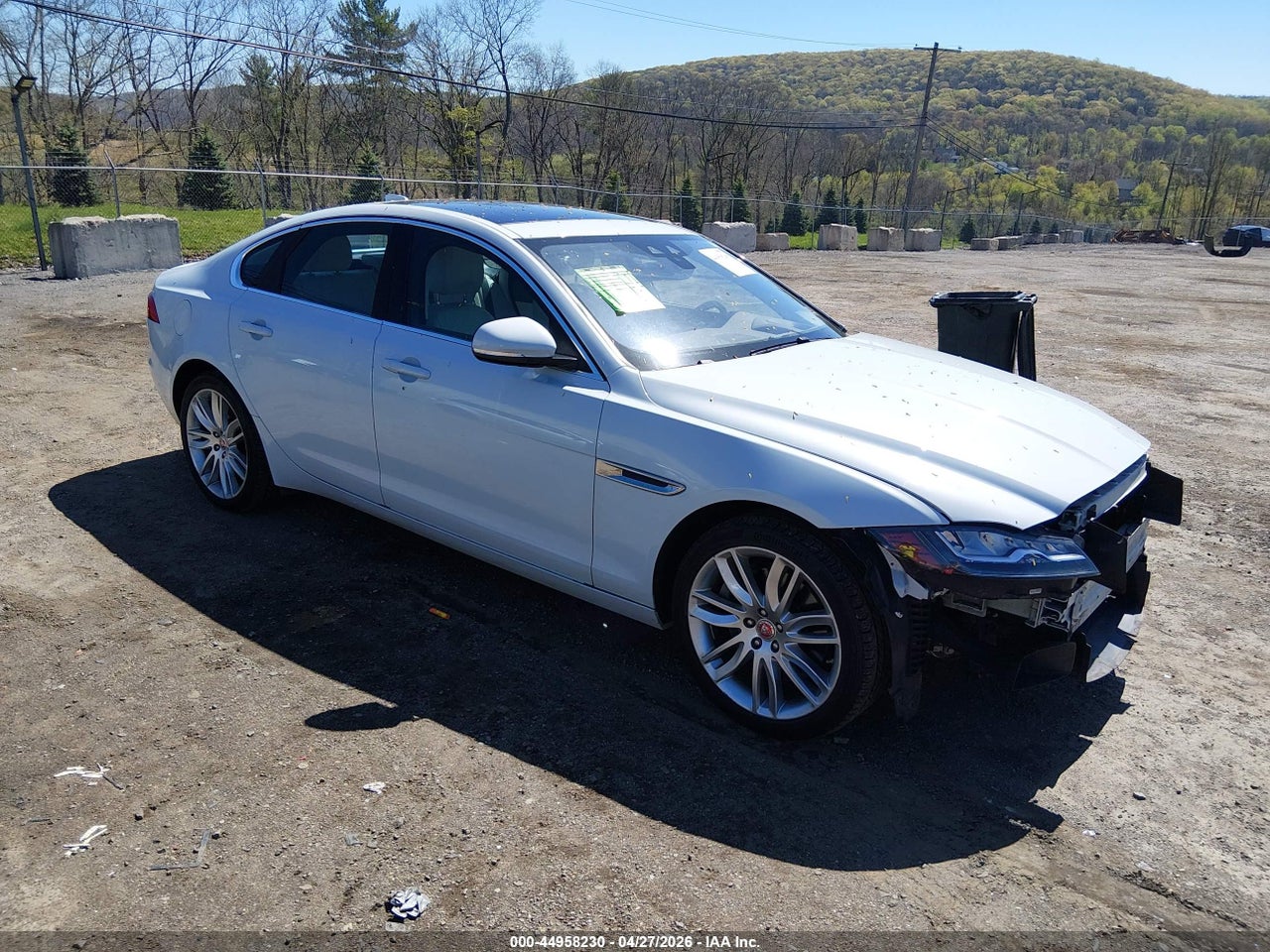 SAJBK4BVXGC****** · 2016 JAGUAR XF 35T PRESTIGE