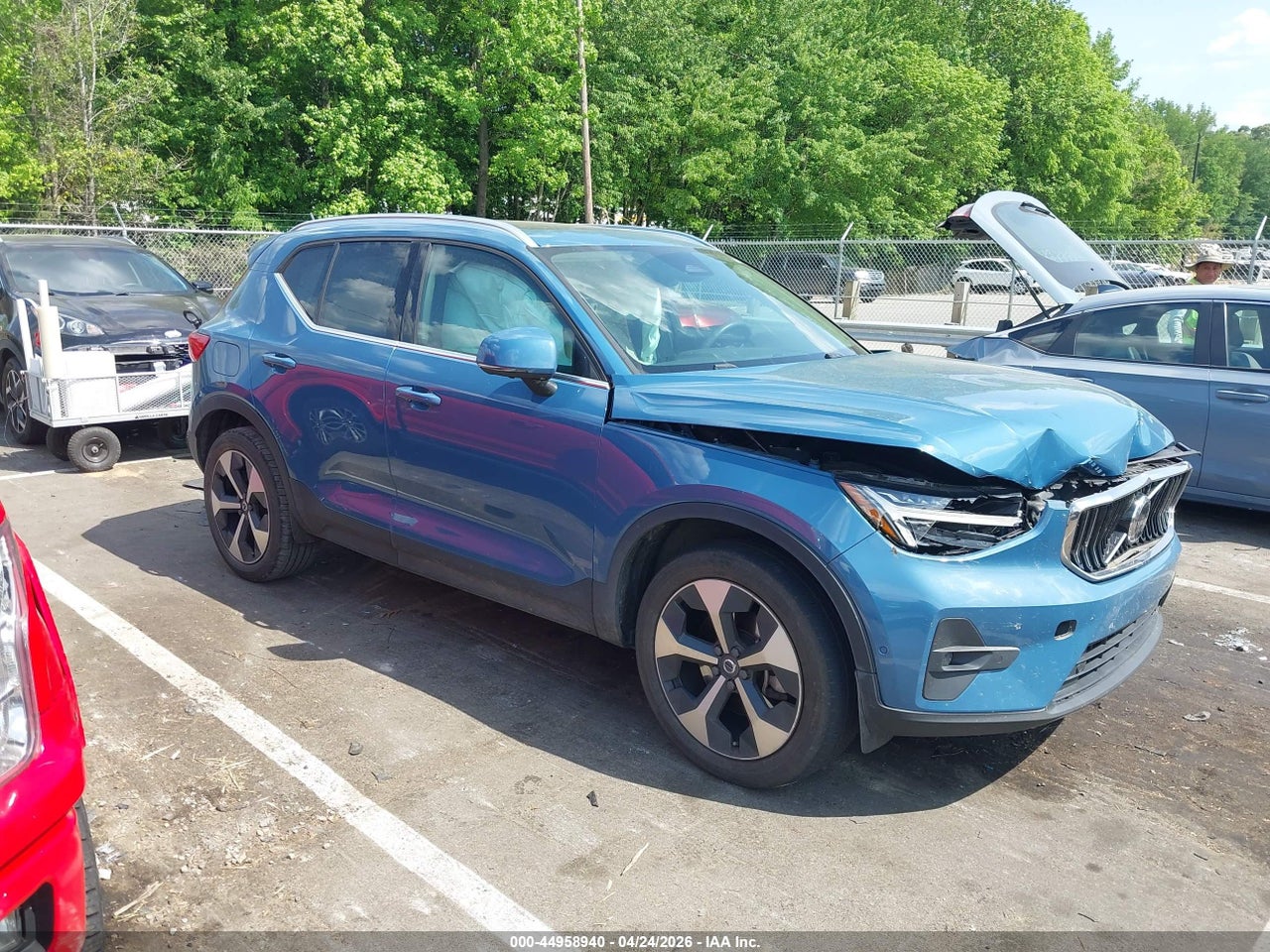 YV4L12UE3R2****** · 2024 VOLVO XC40 B5 PLUS BRIGHT THEME