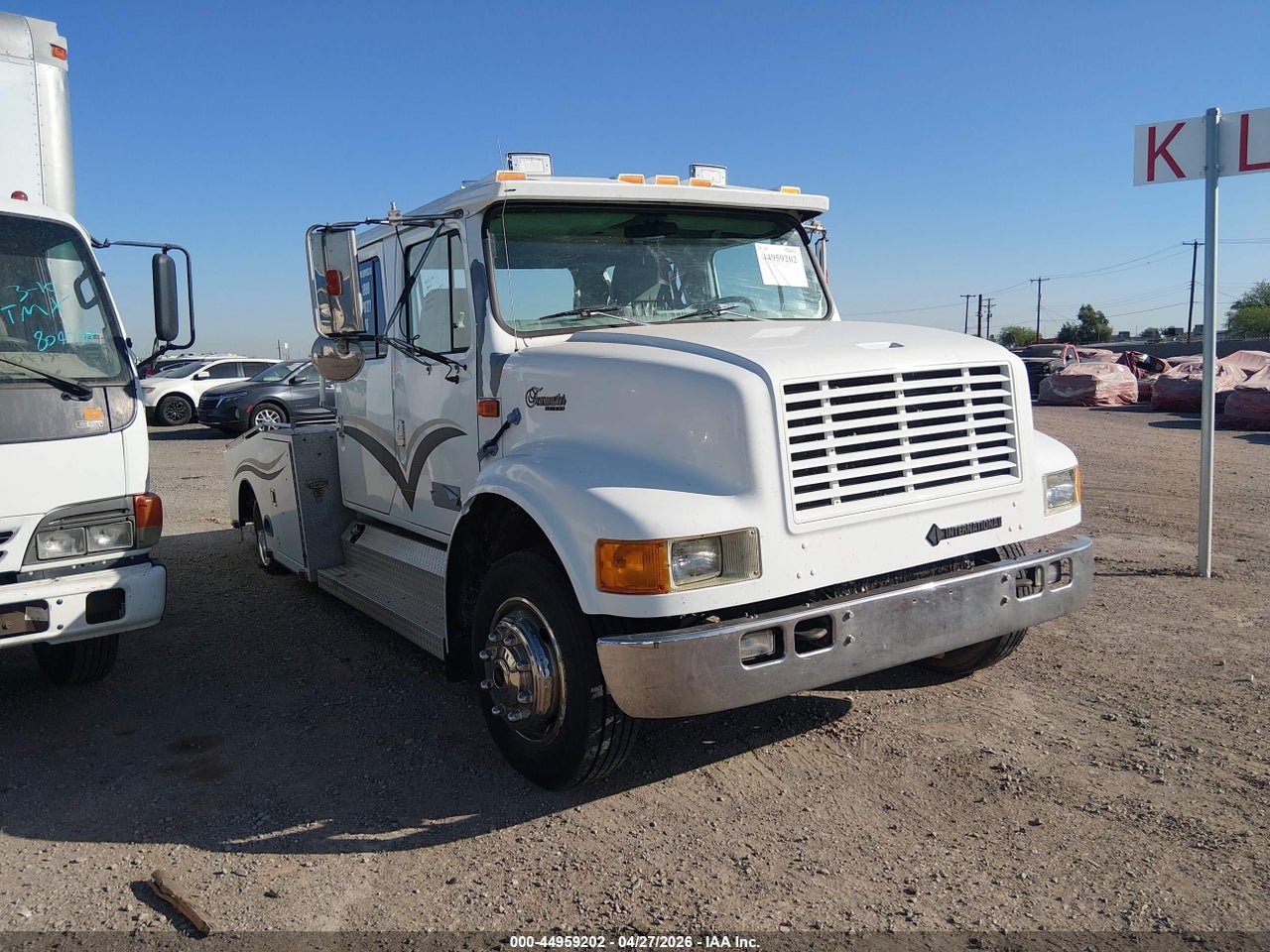 1HTSLABM5XH****** · 1999 INTERNATIONAL 4000 4700