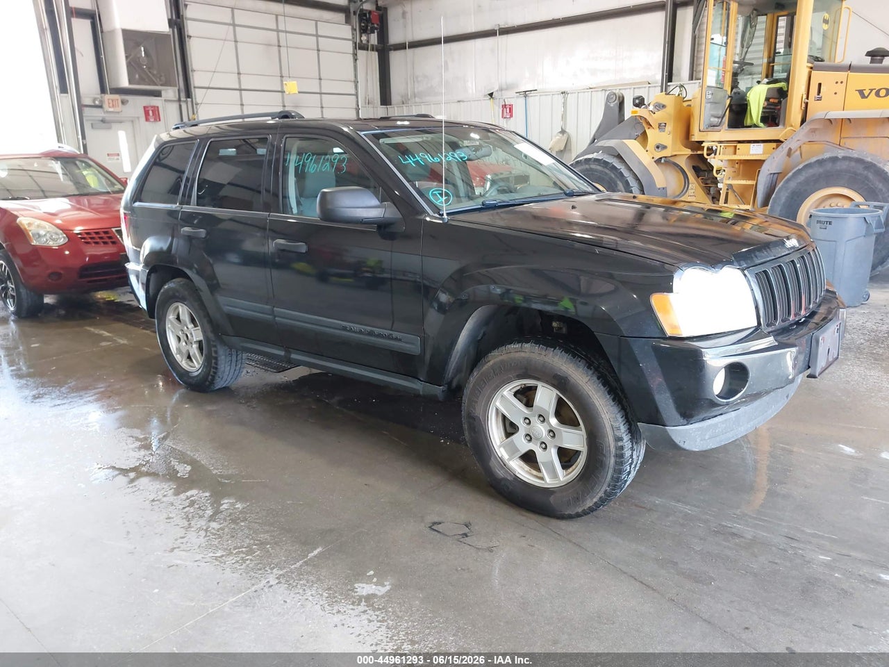 1J4GR48K25C****** · 2005 JEEP GRAND CHEROKEE LAREDO