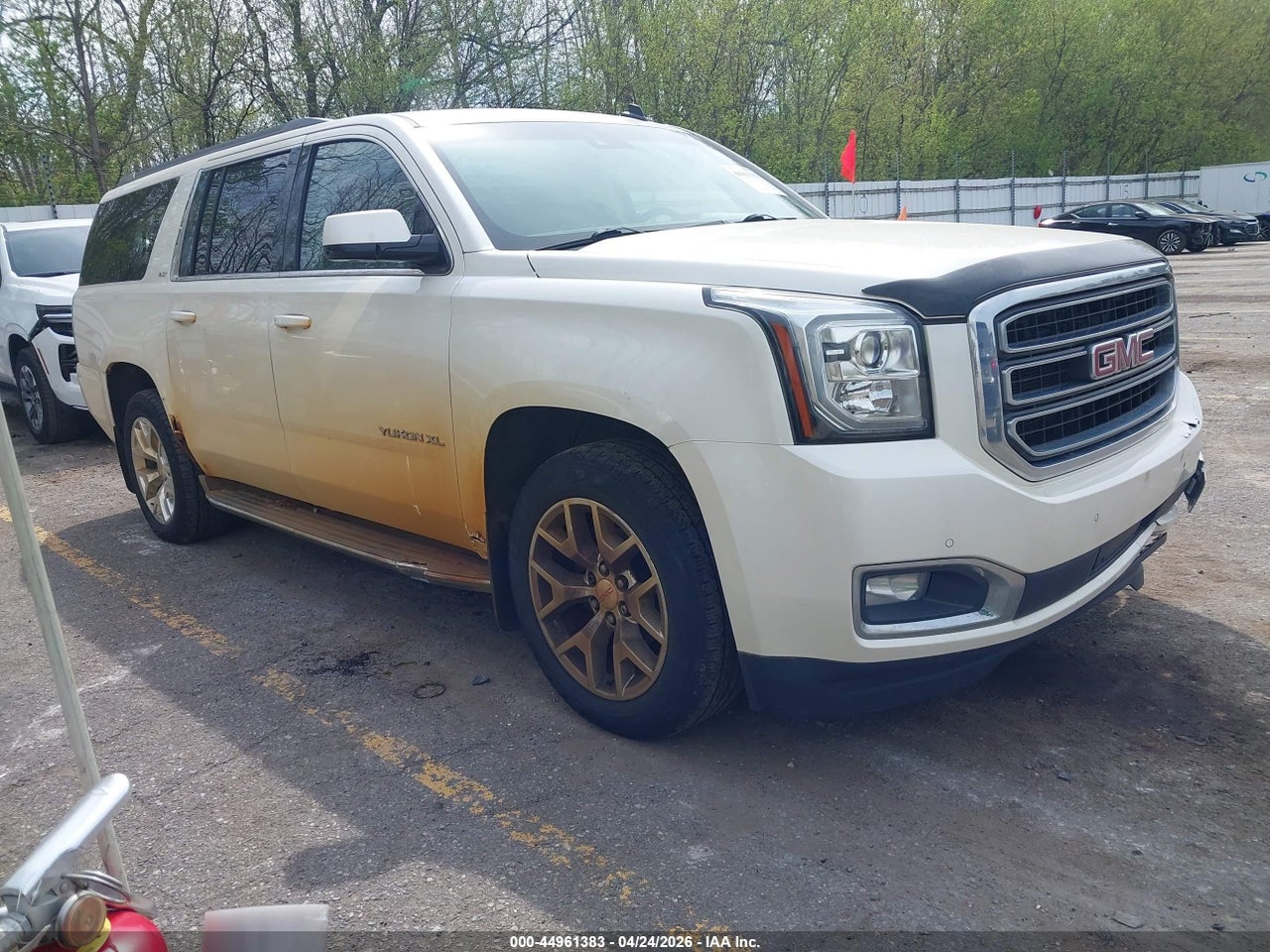1GKS2HKC1FR****** · 2015 GMC YUKON XL 1500 SLT