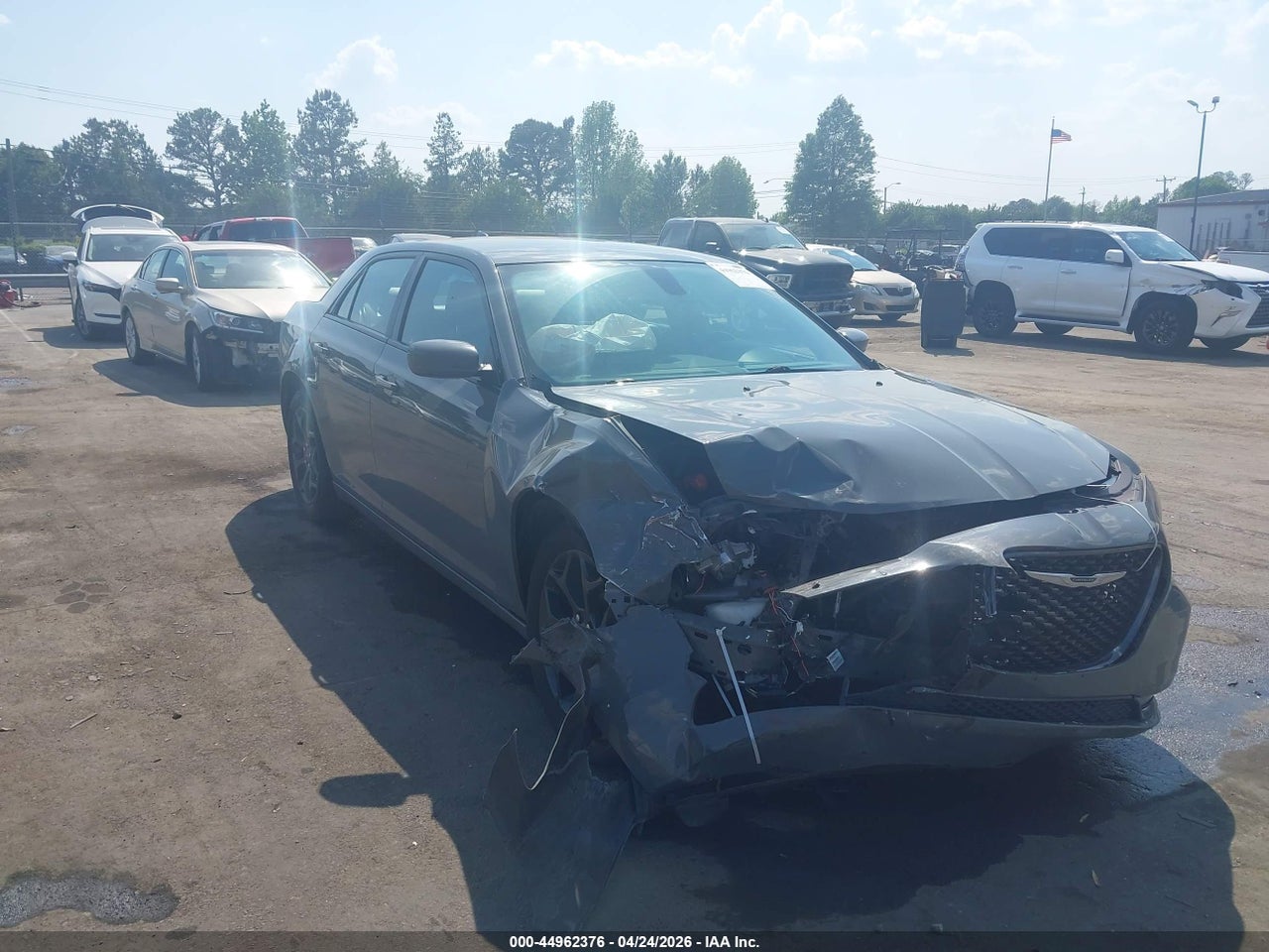 2C3CCAGG3KH****** · 2019 CHRYSLER 300 300S AWD