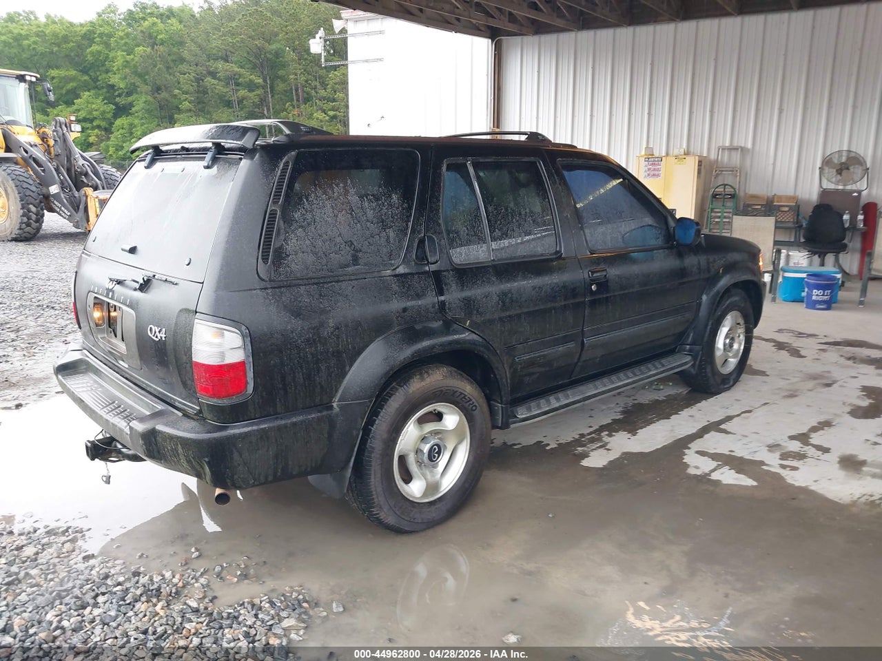 2000 INFINITI QX4 · 4/11