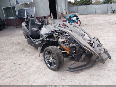 57XAASFA3J8****** · 2018 POLARIS SLINGSHOT