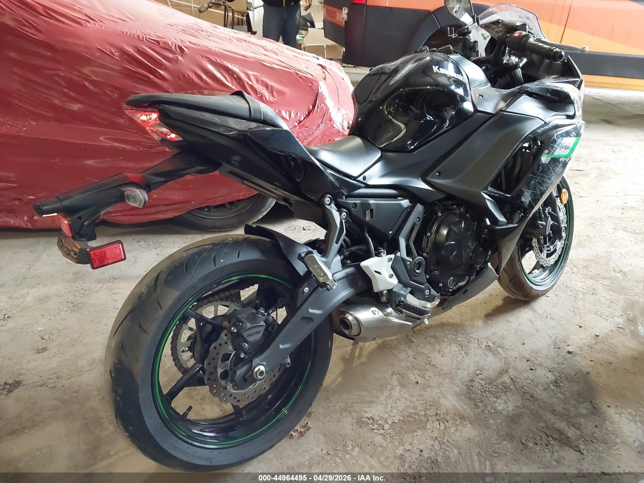 2025 KAWASAKI EX650 R · 4/11