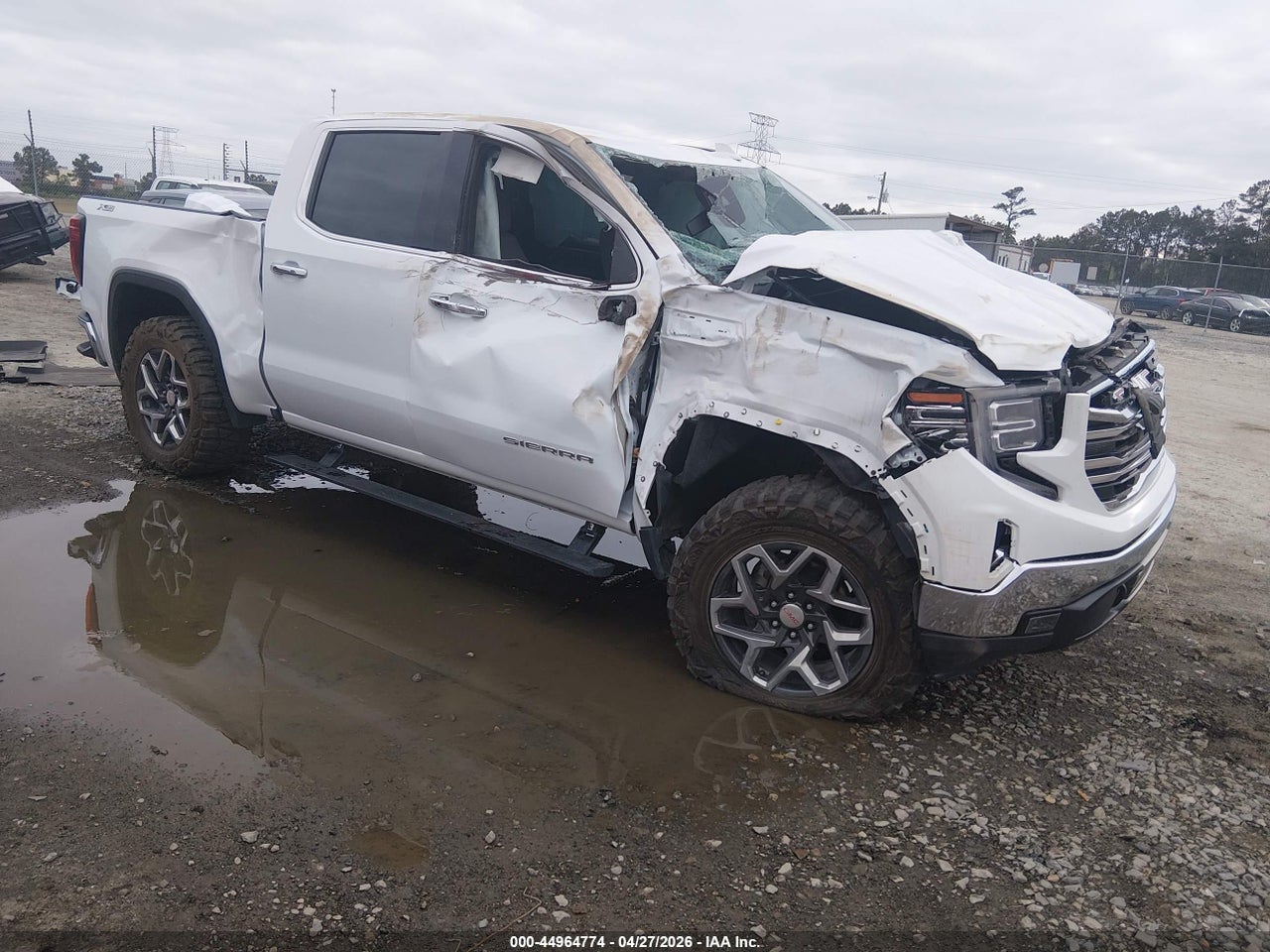 3GTUUDED4RG****** · 2024 GMC SIERRA 1500 4WD  SHORT BOX SLT