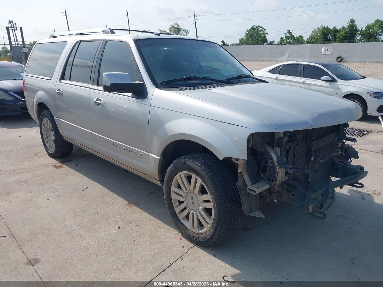 5LMJJ3H52BE****** · 2011 LINCOLN NAVIGATOR L