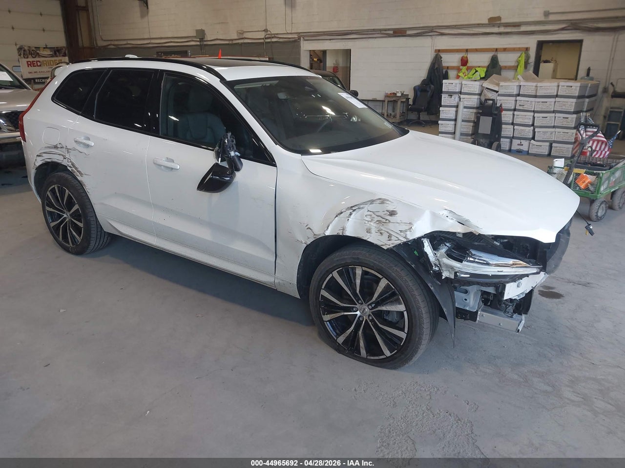 YV4L12RL6R1****** · 2024 VOLVO XC60 B5 PLUS DARK THEME