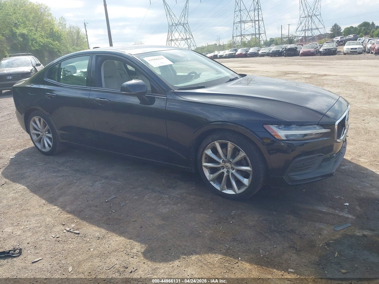 7JR102FK6LG****** · 2020 VOLVO S60 T5 MOMENTUM
