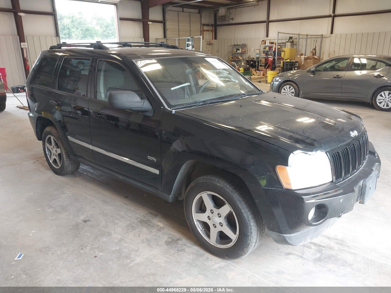 1J4GS48K46C****** · 2006 JEEP GRAND CHEROKEE LAREDO