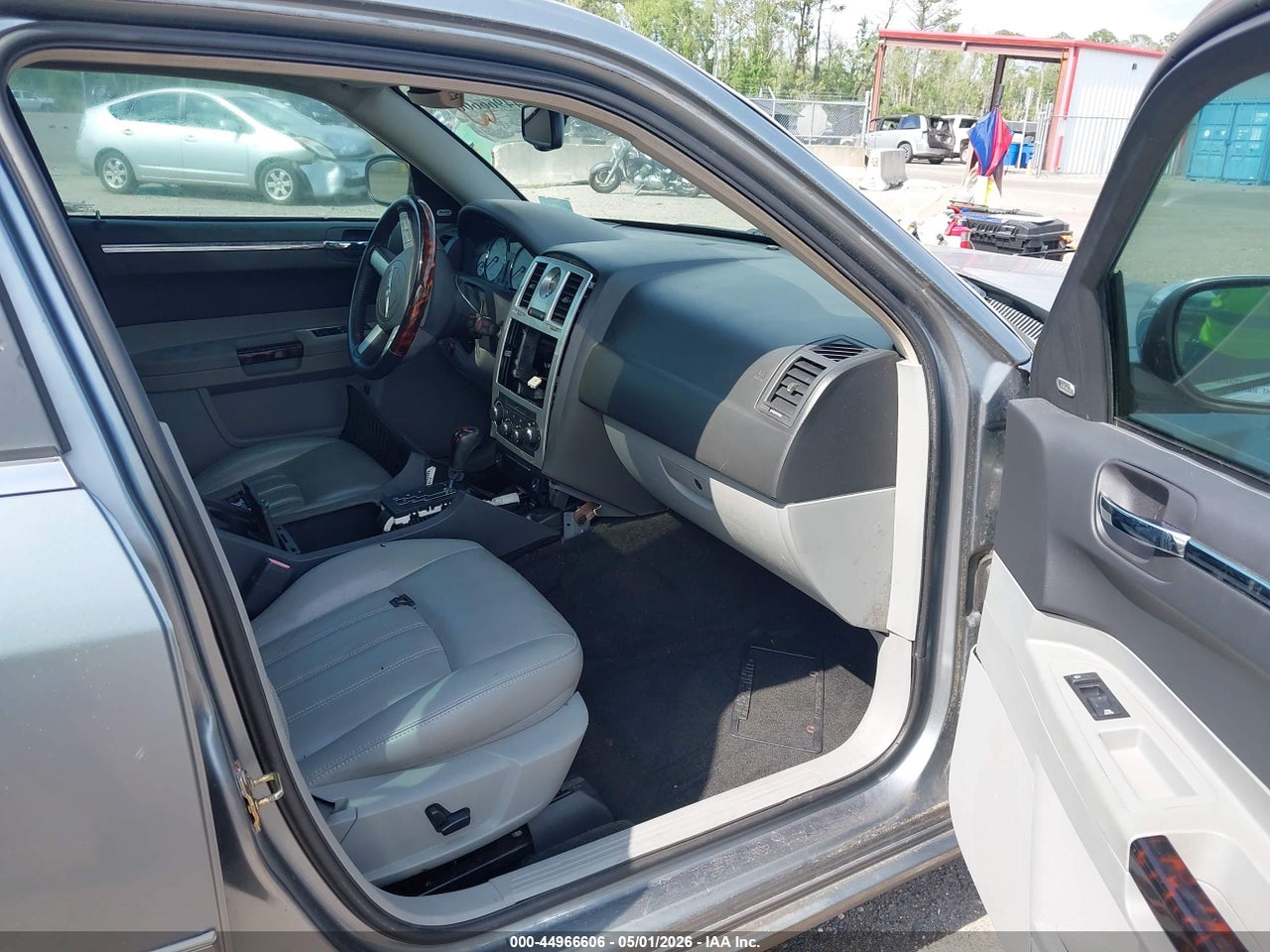 2006 CHRYSLER 300C · 5/11