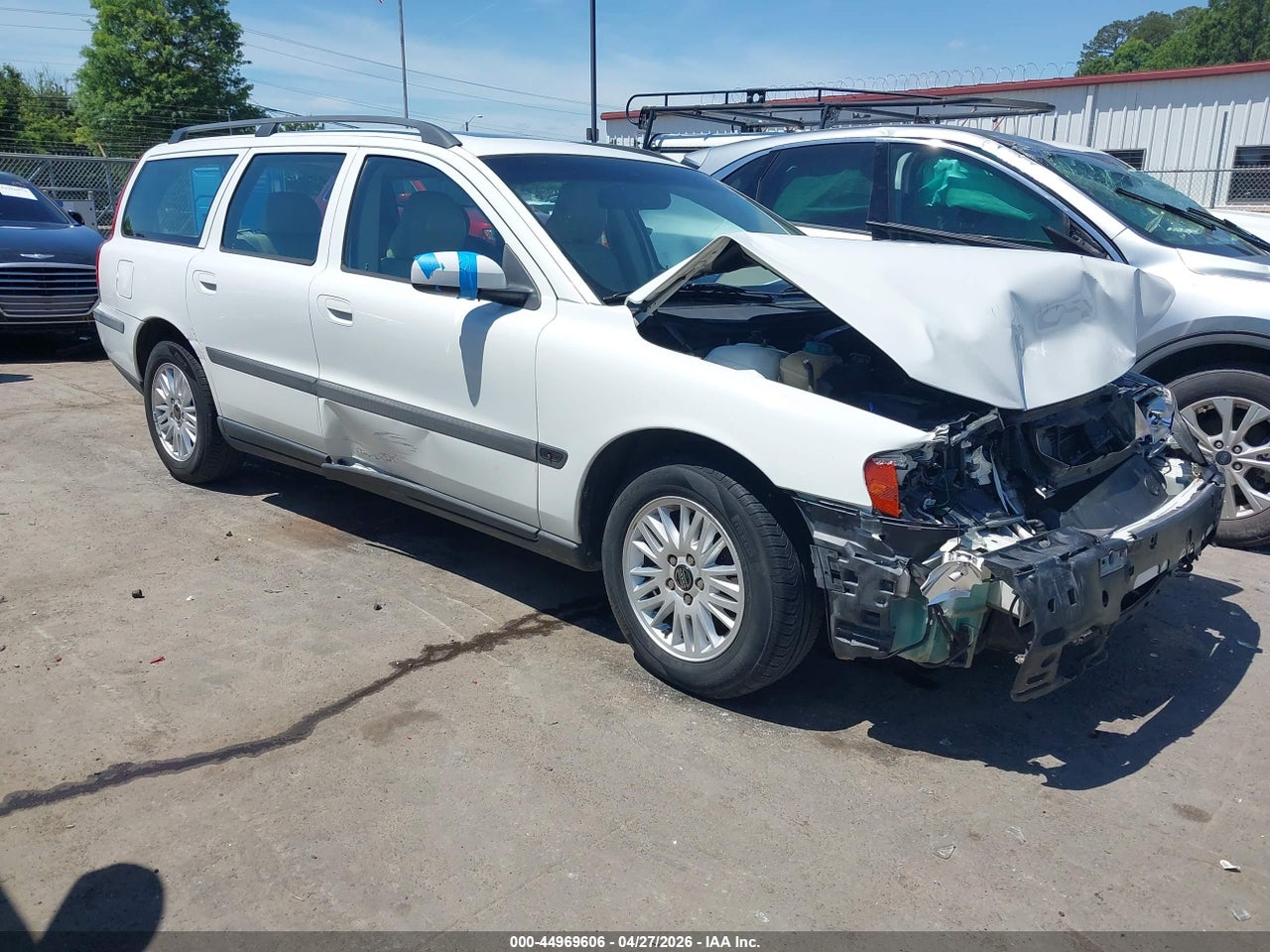 YV1SW61T742****** · 2004 VOLVO V70 2.4