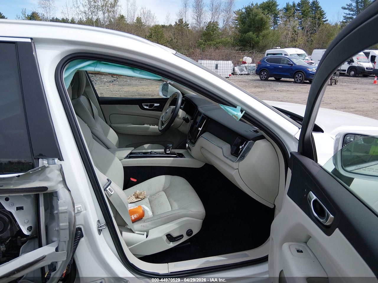 2023 VOLVO XC60 B5 PLUS BRIGHT THEME · 5/11