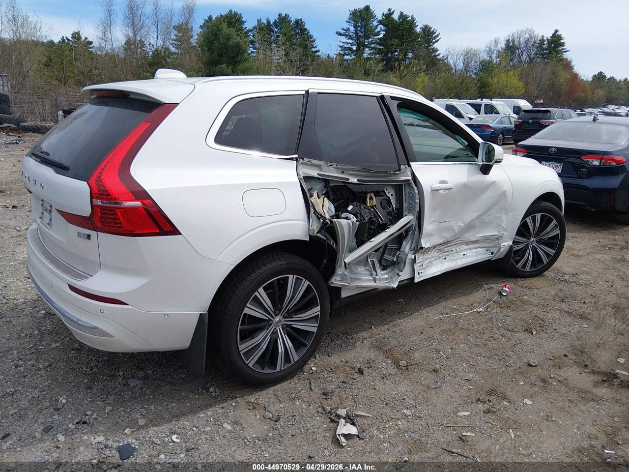2023 VOLVO XC60 B5 PLUS BRIGHT THEME · 4/11