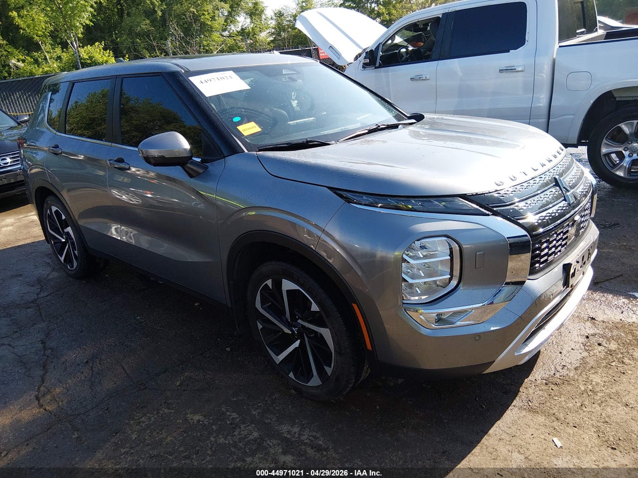JA4J4UA84PZ****** · 2023 MITSUBISHI OUTLANDER SE 2.5 S-AWC