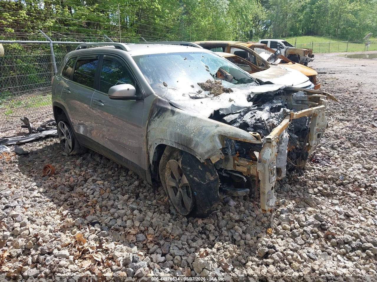 1C4PJMDNXKD****** · 2019 JEEP CHEROKEE LIMITED 4X4