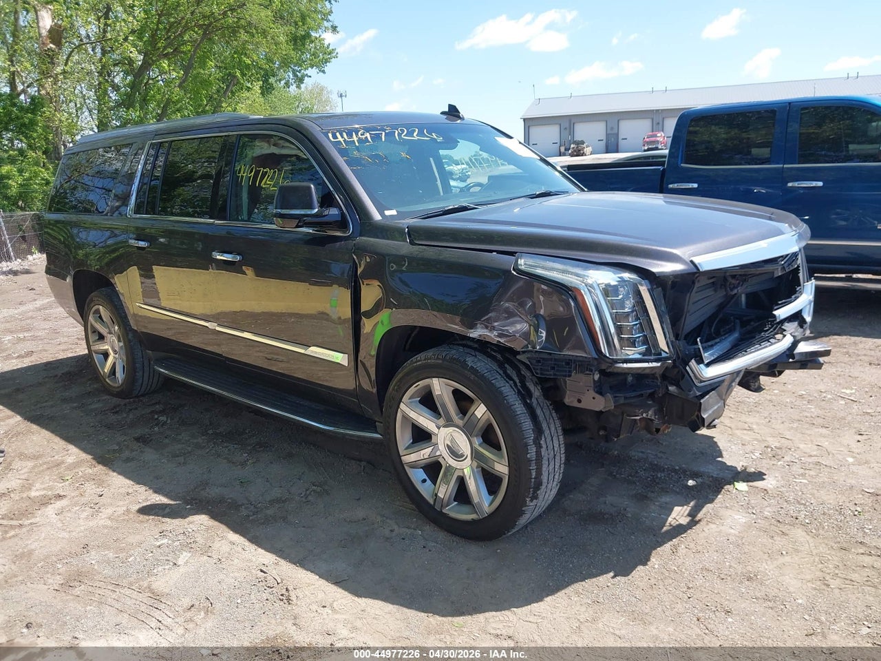 1GYS4HKJ4HR****** · 2017 CADILLAC ESCALADE ESV LUXURY