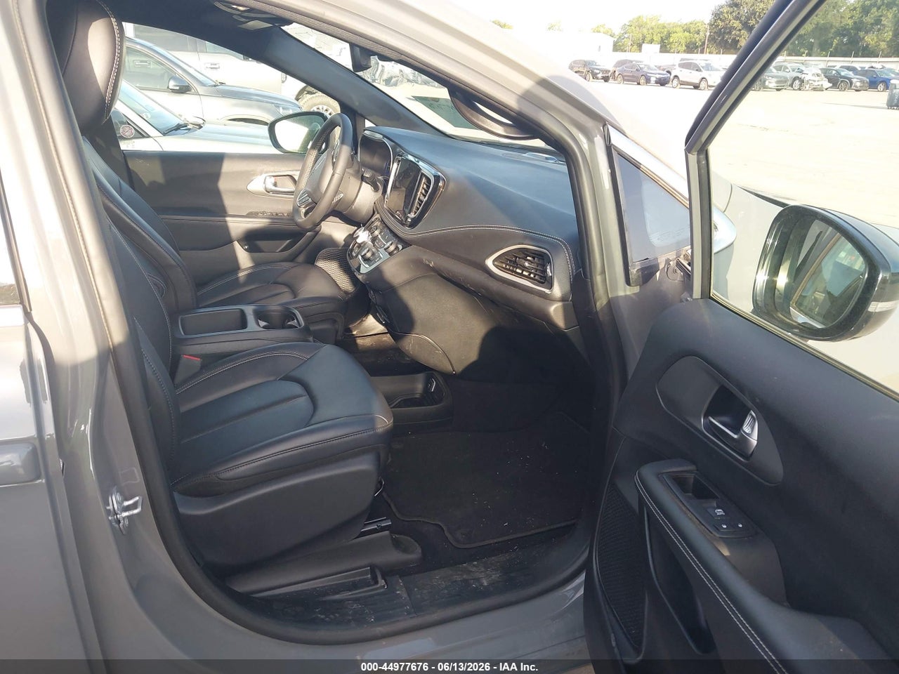 2025 CHRYSLER PACIFICA HYBRID SELECT · 5/11