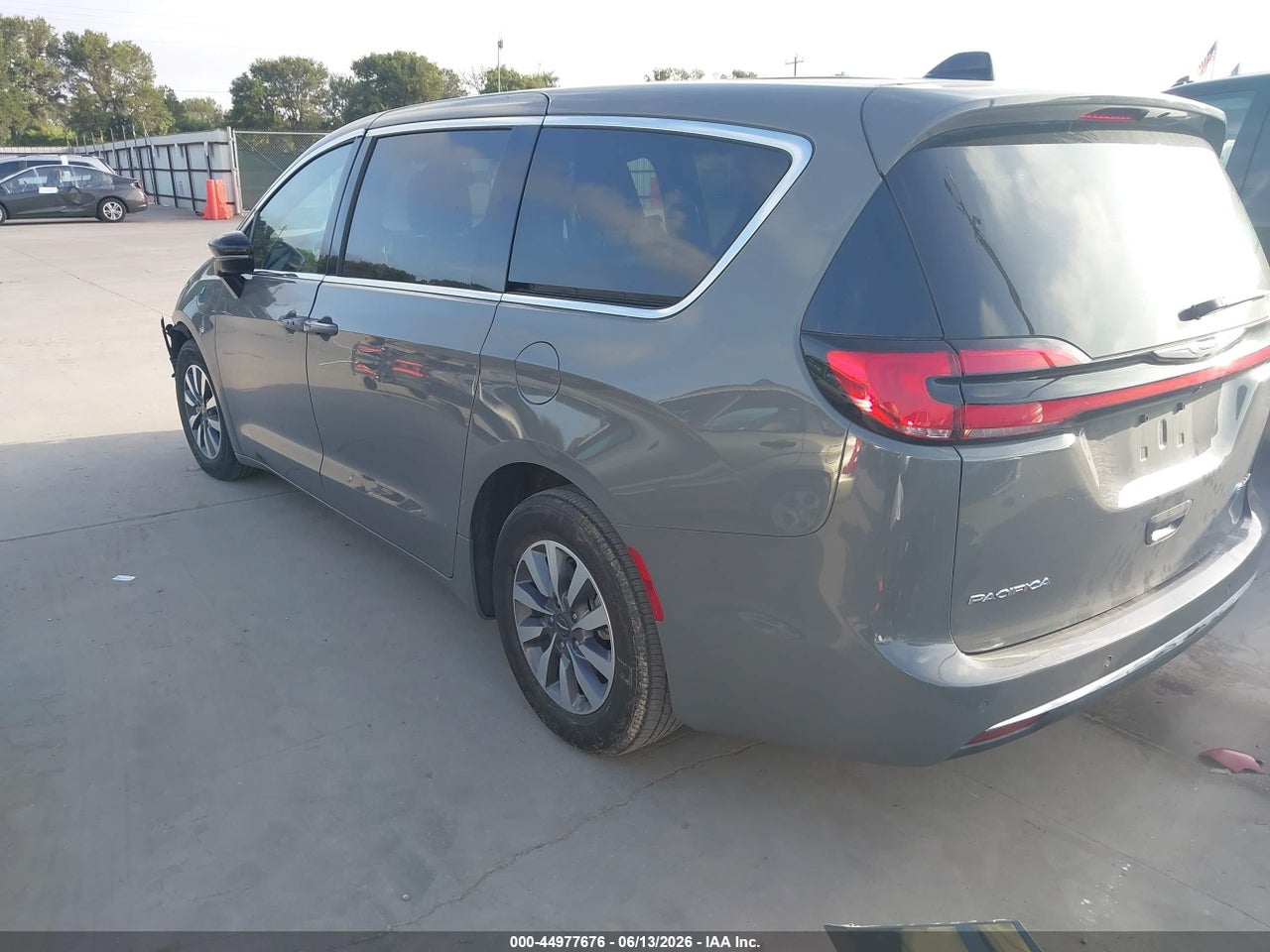 2025 CHRYSLER PACIFICA HYBRID SELECT · 3/11