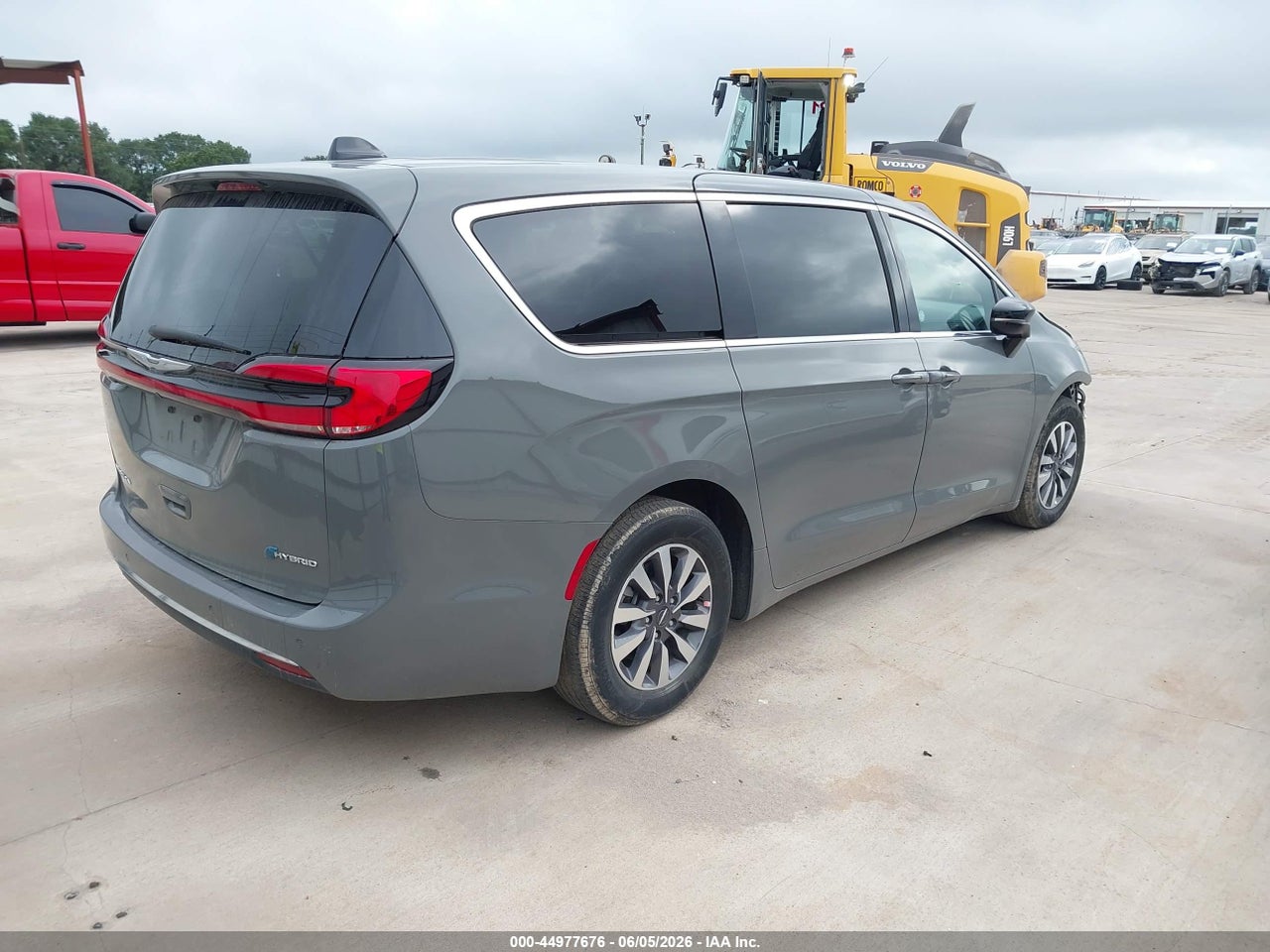 2025 CHRYSLER PACIFICA HYBRID SELECT · 4/11