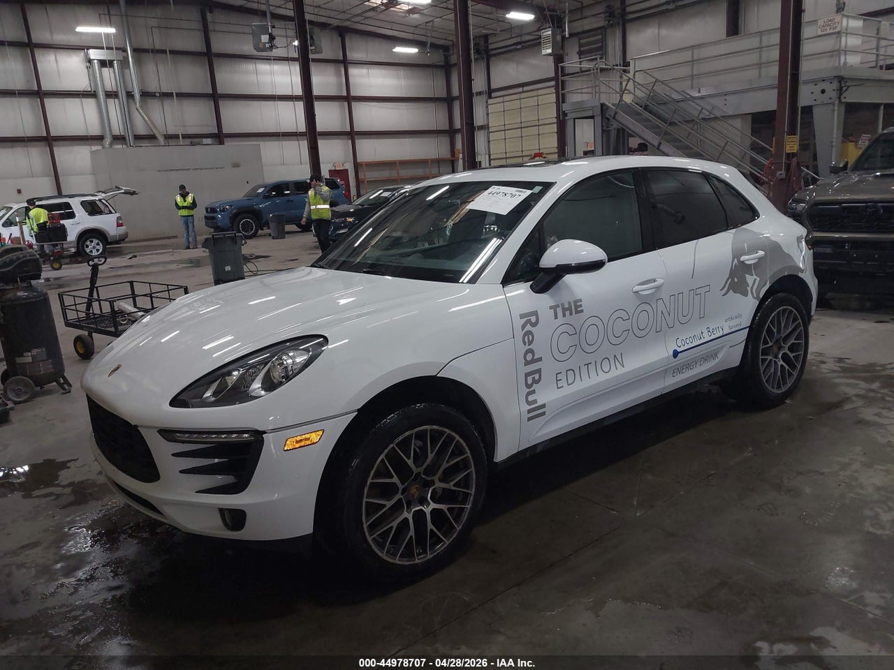 2017 PORSCHE MACAN S · 2/11