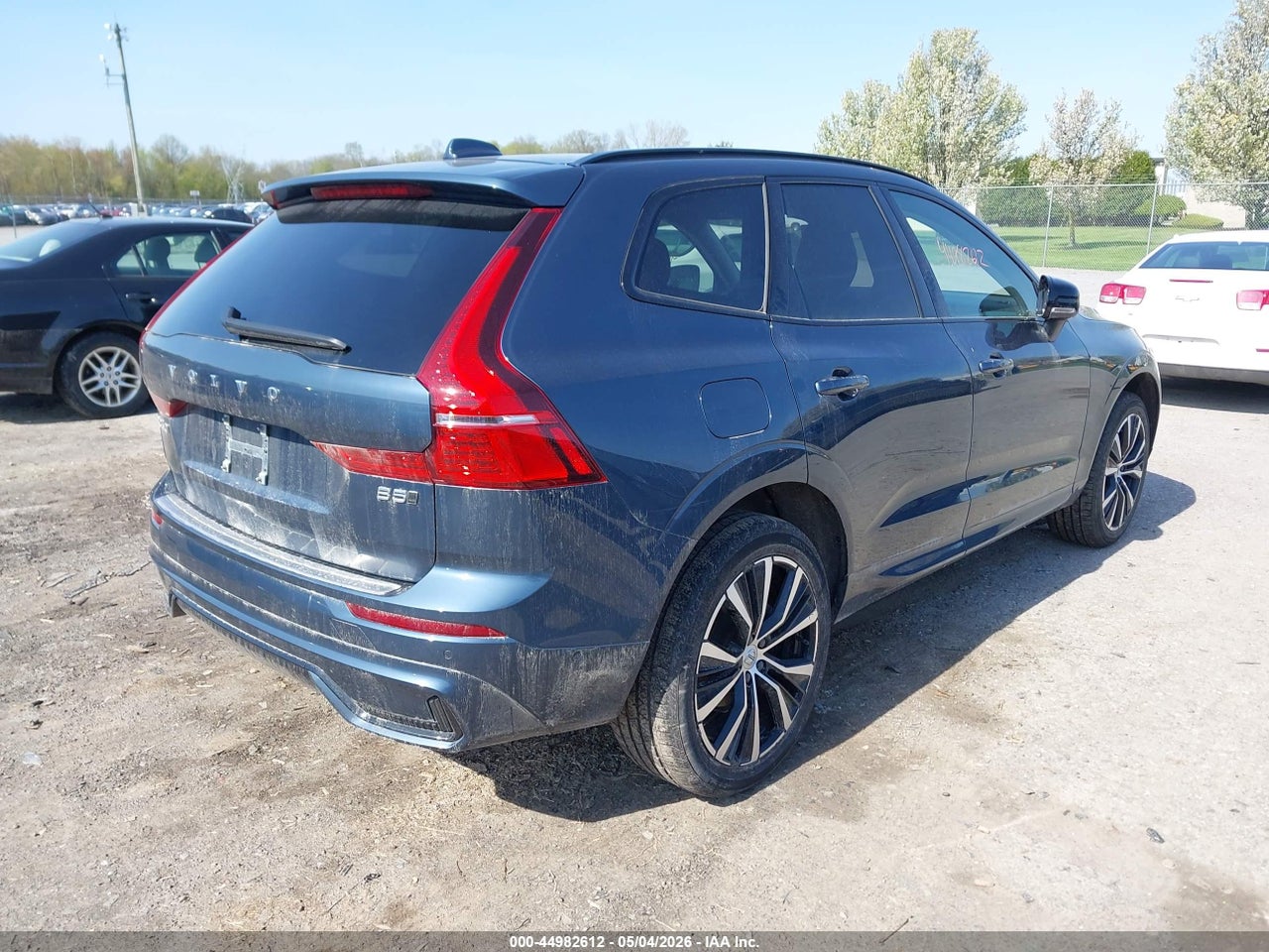 2025 VOLVO XC60 B5 PLUS · 4/11