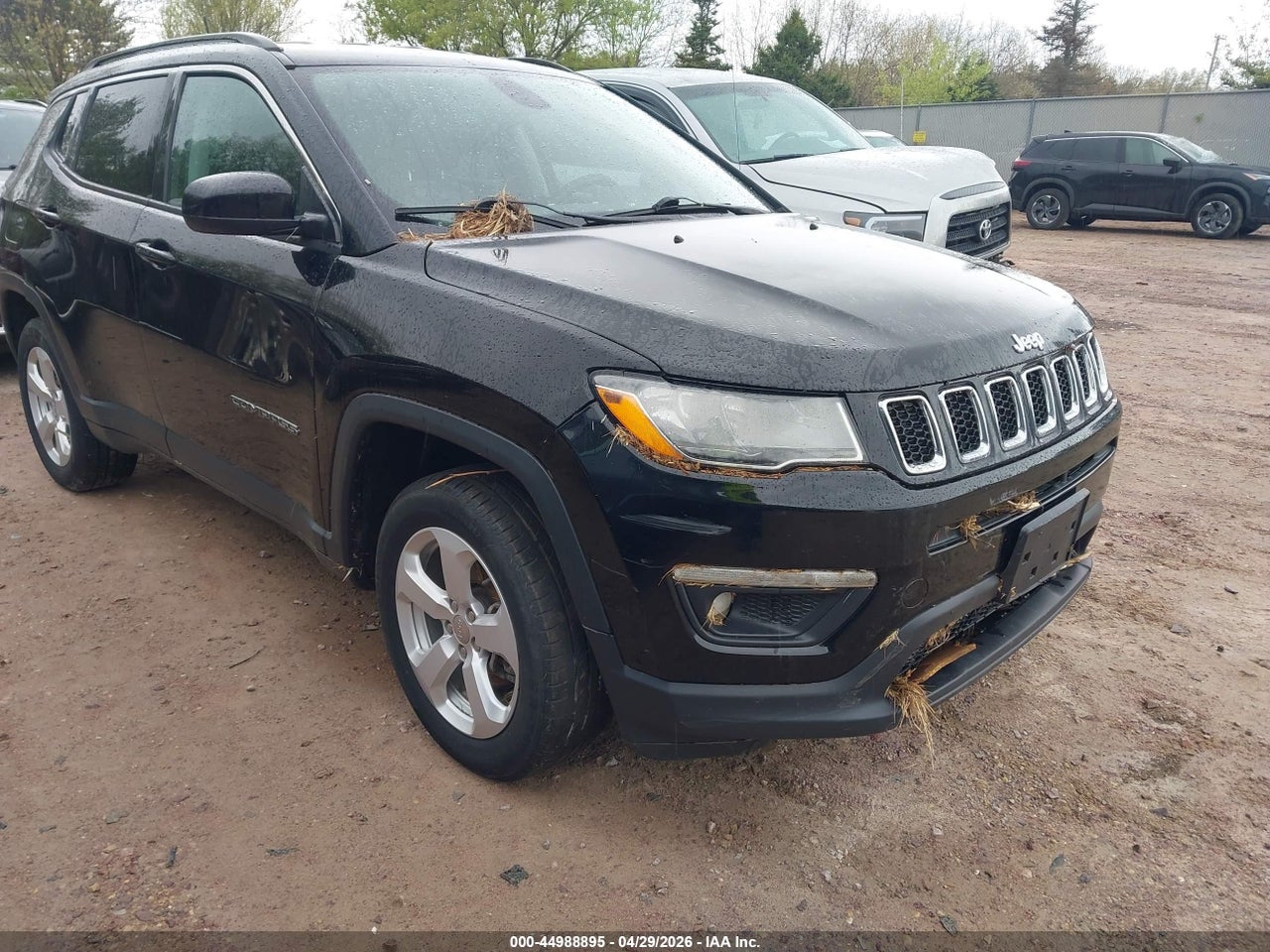 3C4NJDBB9KT****** · 2019 JEEP COMPASS LATITUDE 4X4