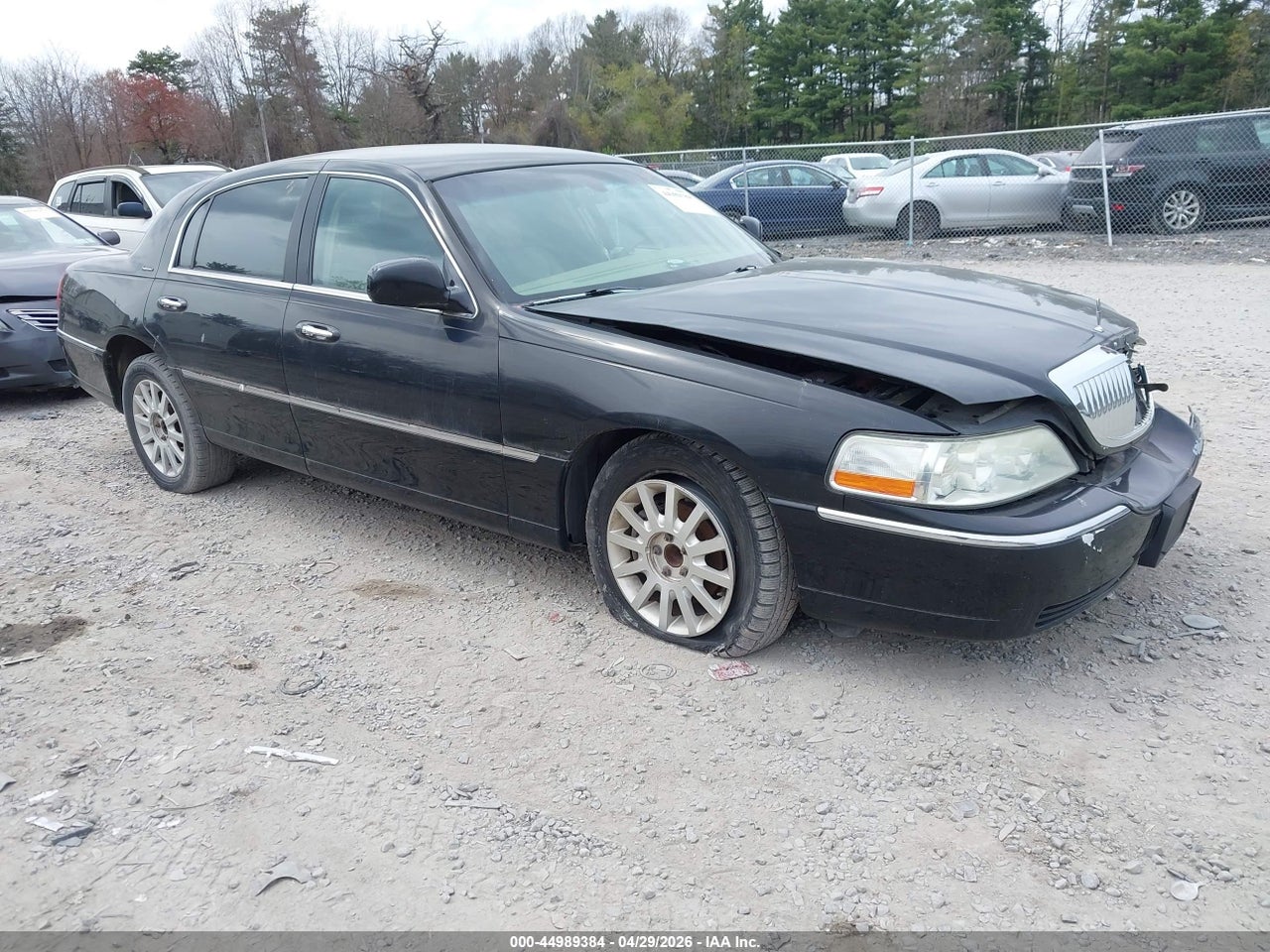 1LNHM81W97Y****** · 2007 LINCOLN TOWN CAR SIGNATURE