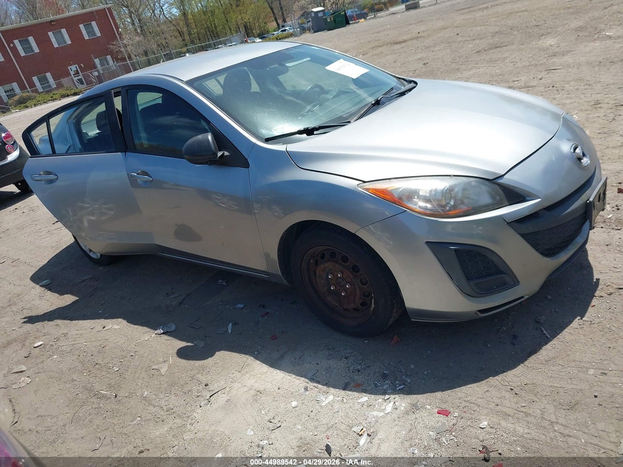 JM1BL1UG5B1****** · 2011 MAZDA MAZDA3 I SPORT