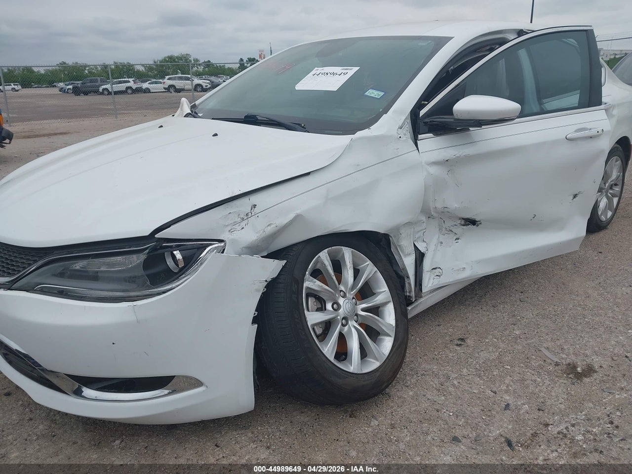 2016 CHRYSLER 200 C · 6/11