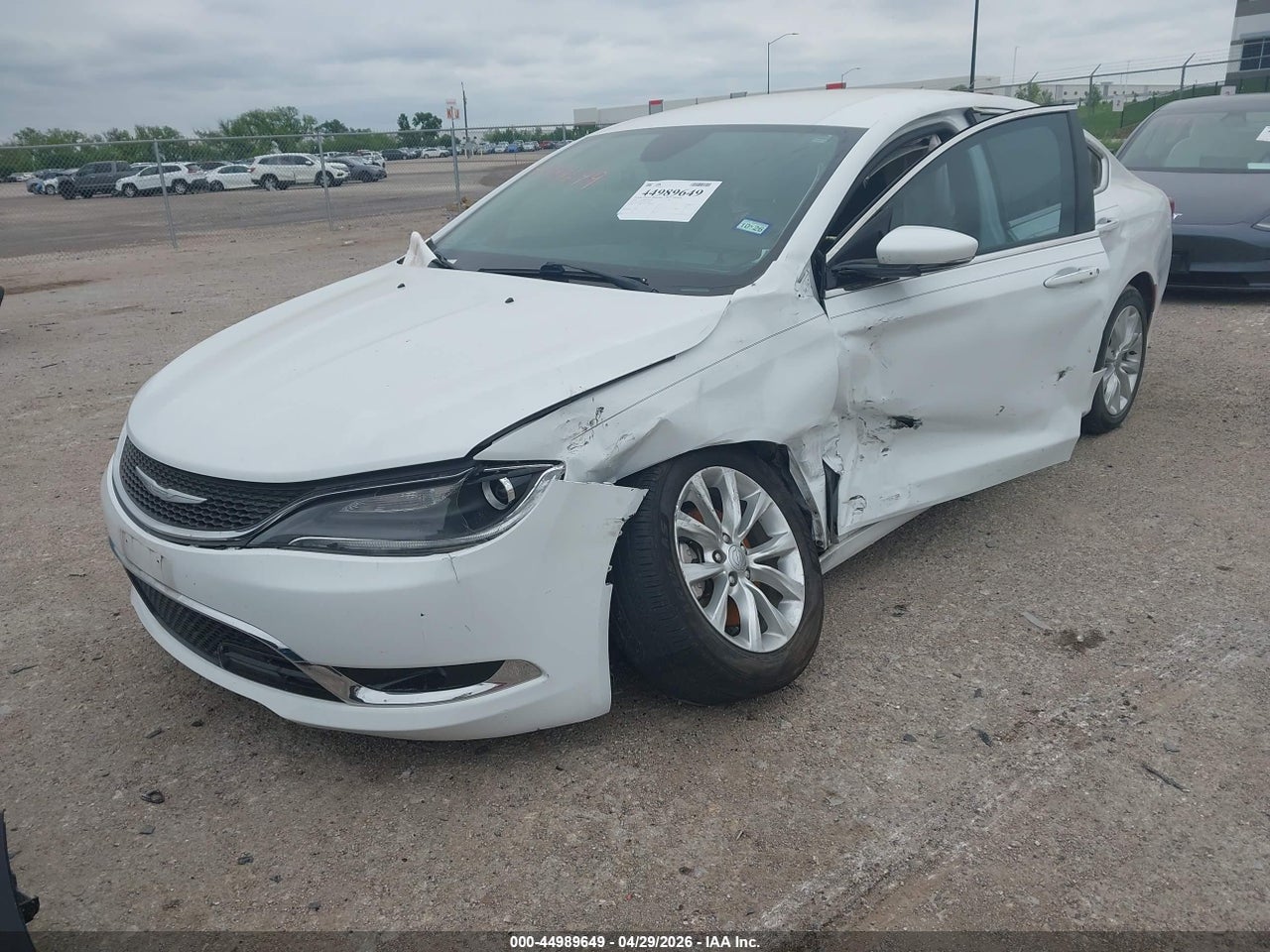 2016 CHRYSLER 200 C · 2/11