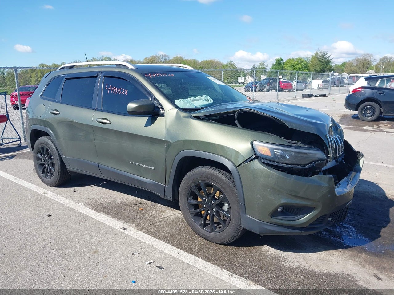 1C4PJMCX5KD****** · 2019 JEEP CHEROKEE LATITUDE 4X4