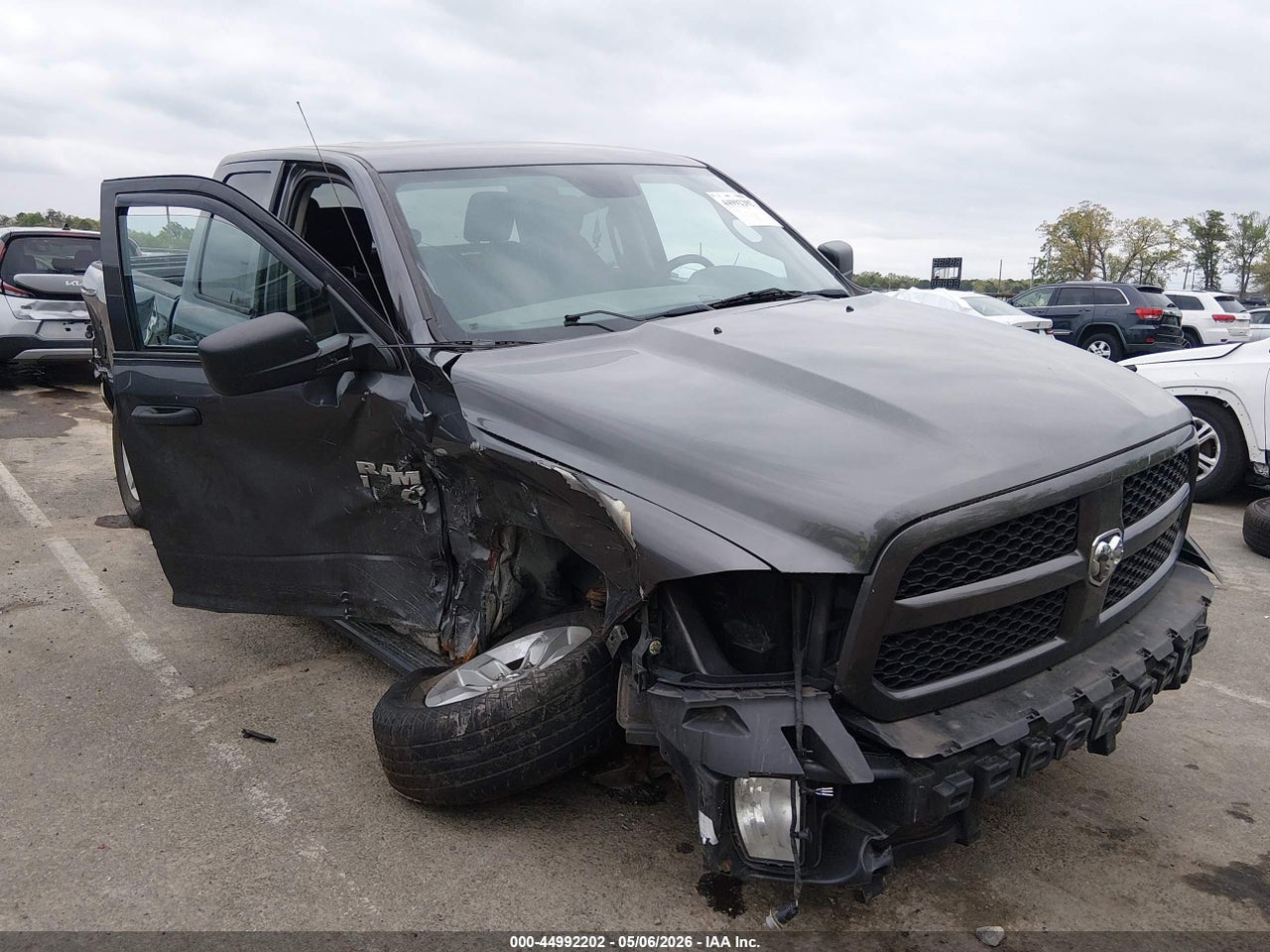 1C6RR7FGXJS****** · 2018 RAM 1500 EXPRESS  4X4 6'4 BOX