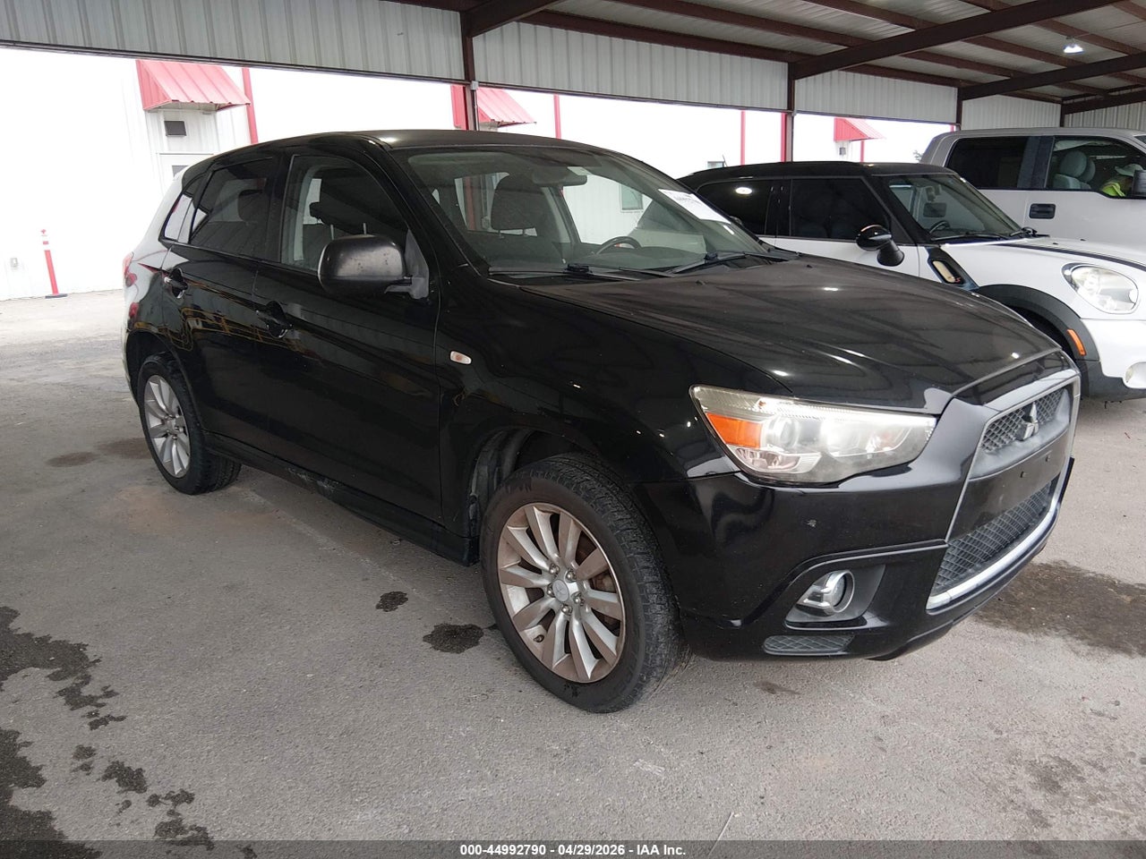 JA4AP4AU4BZ****** · 2011 MITSUBISHI OUTLANDER SPORT SE