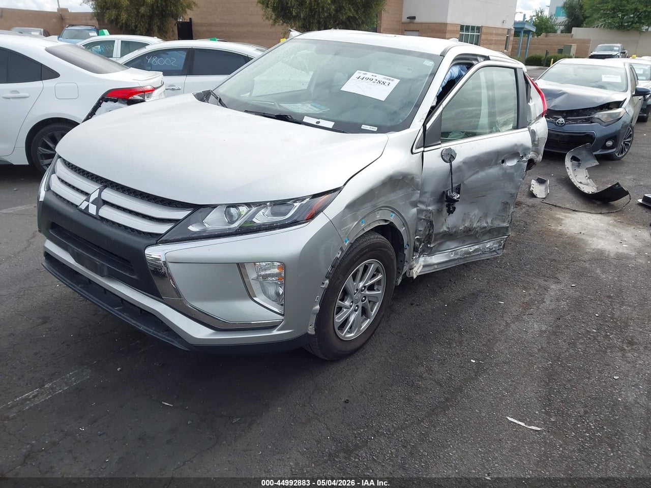 2019 MITSUBISHI ECLIPSE CROSS ES · 2/10