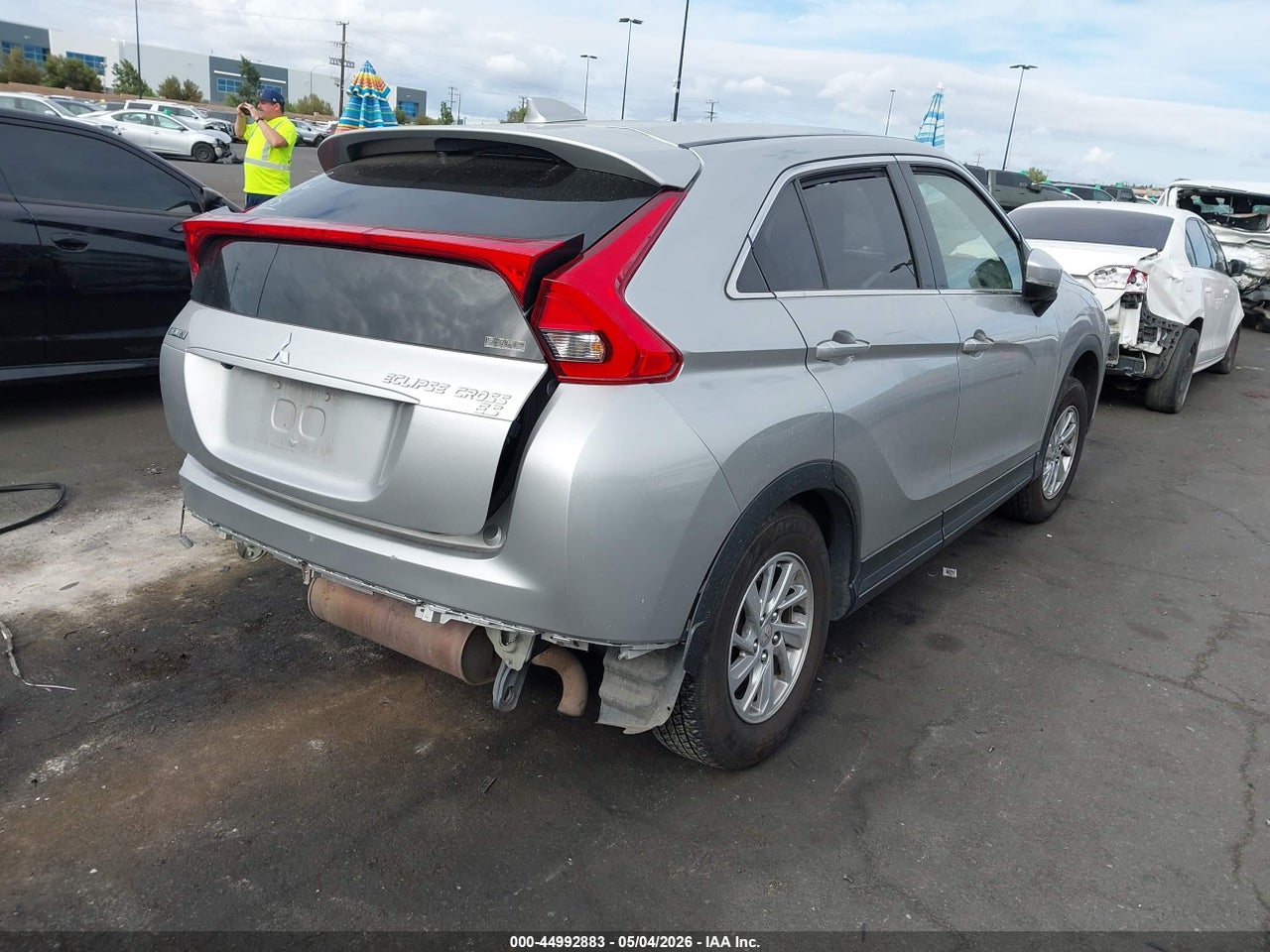 2019 MITSUBISHI ECLIPSE CROSS ES · 4/10