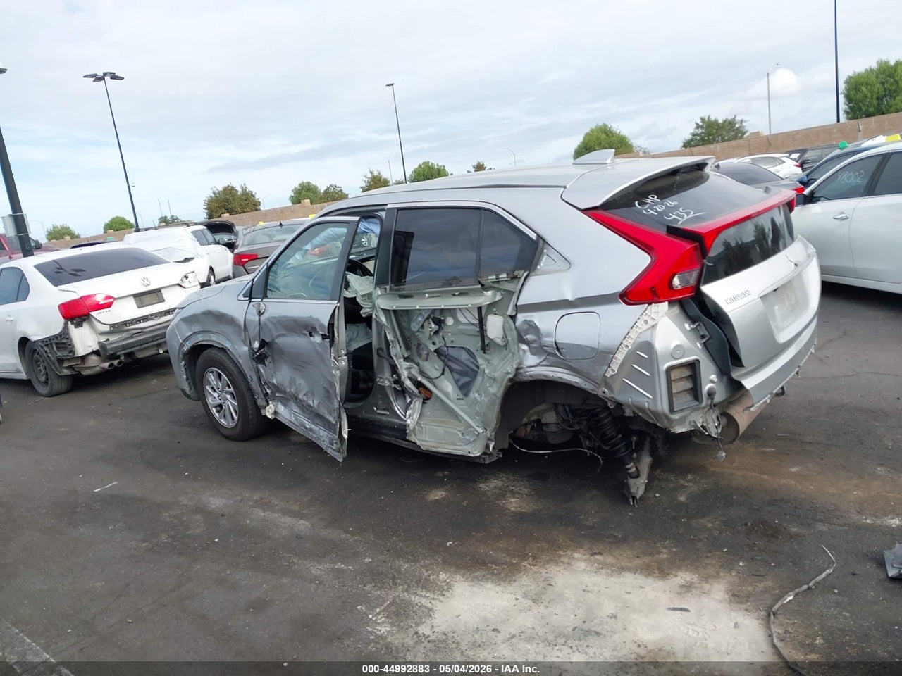 2019 MITSUBISHI ECLIPSE CROSS ES · 6/10