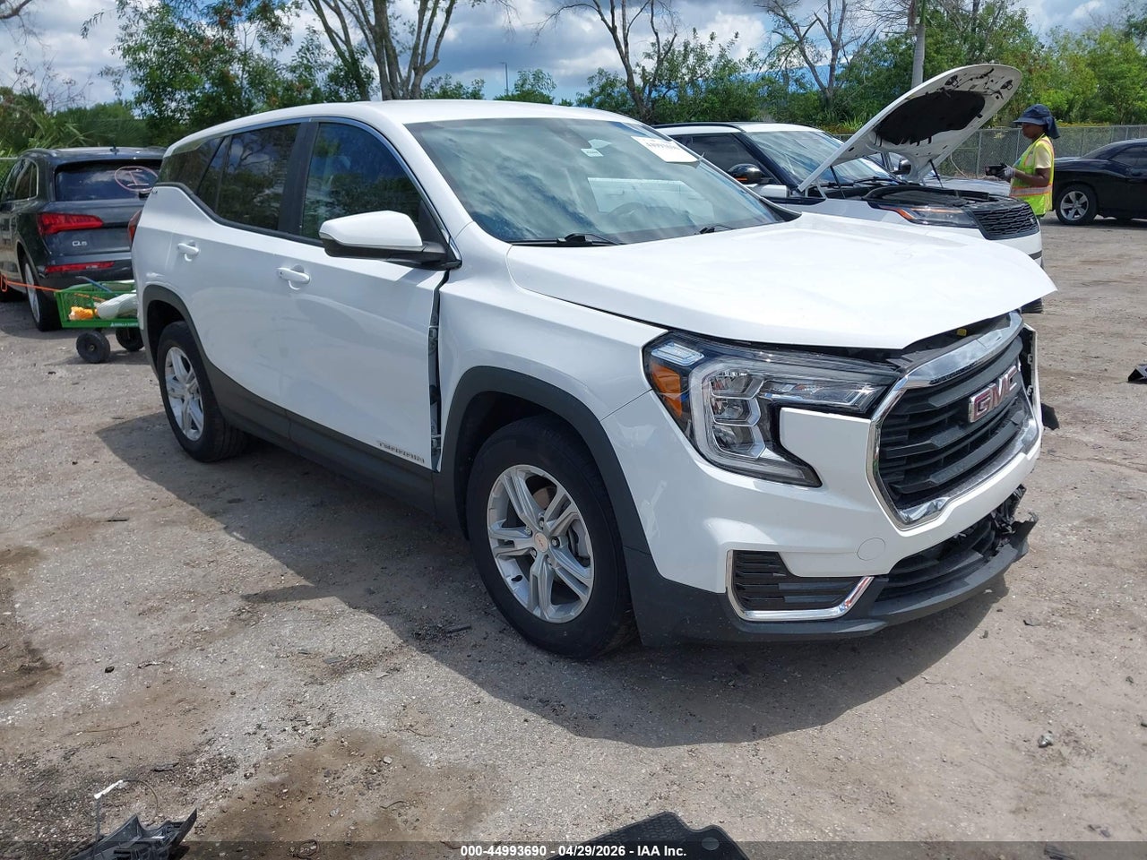 3GKALMEV8NL****** · 2022 GMC TERRAIN FWD SLE