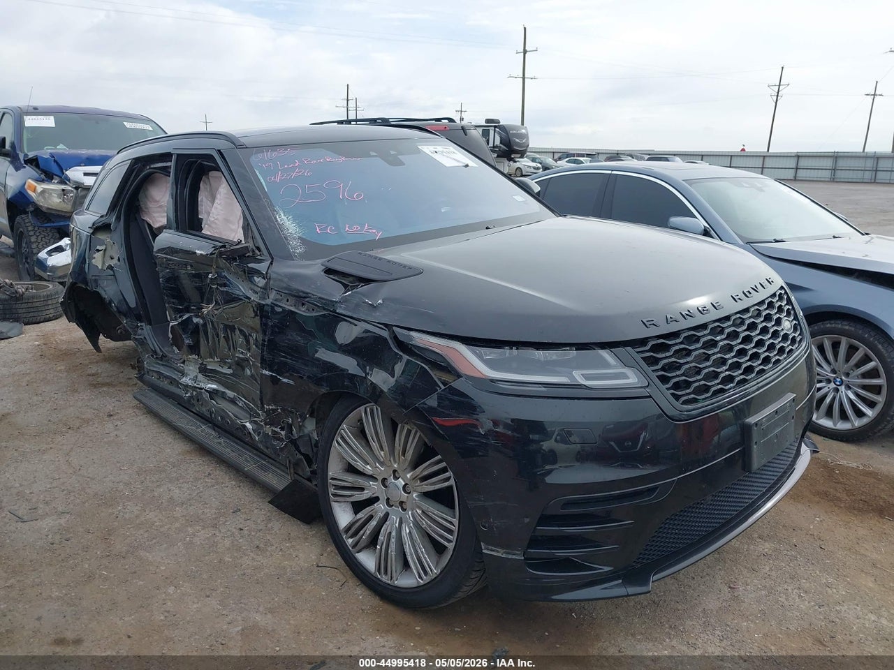 SALYL2EX2KA****** · 2019 LAND ROVER RANGE ROVER VELAR P250 R-DYNAMIC SE