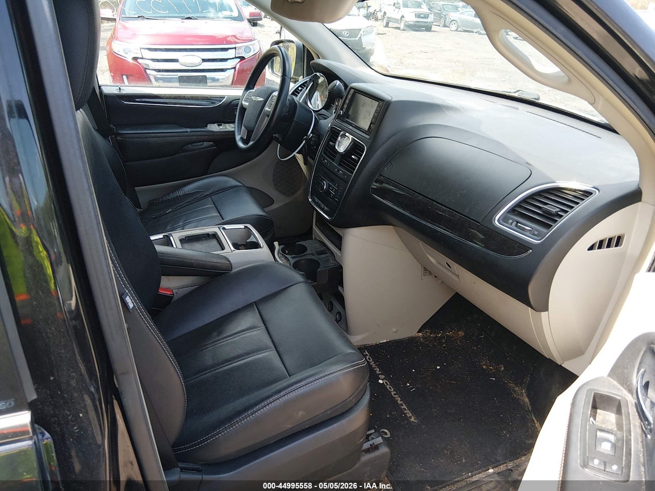 2014 CHRYSLER TOWN &amp; COUNTRY TOURING · 5/11
