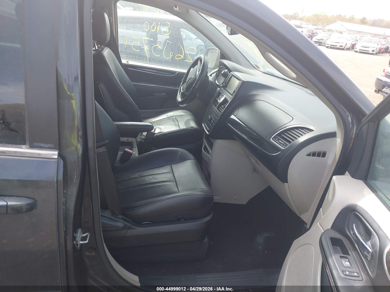 2012 CHRYSLER TOWN &amp; COUNTRY TOURING · 5/10