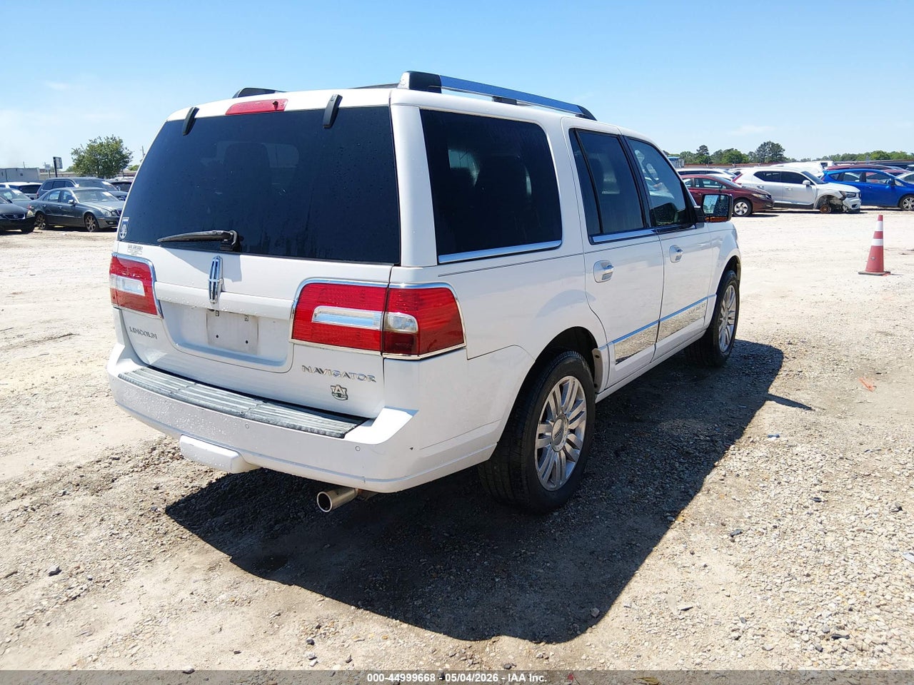 2013 LINCOLN NAVIGATOR · 4/11