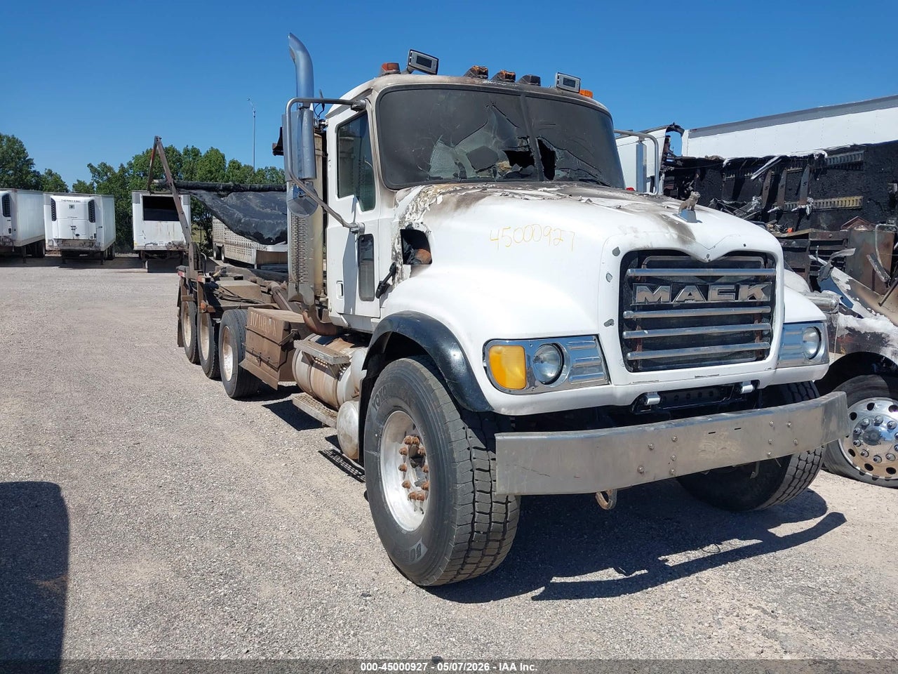 1M2AG10C77M****** · 2007 MACK 700 CV700