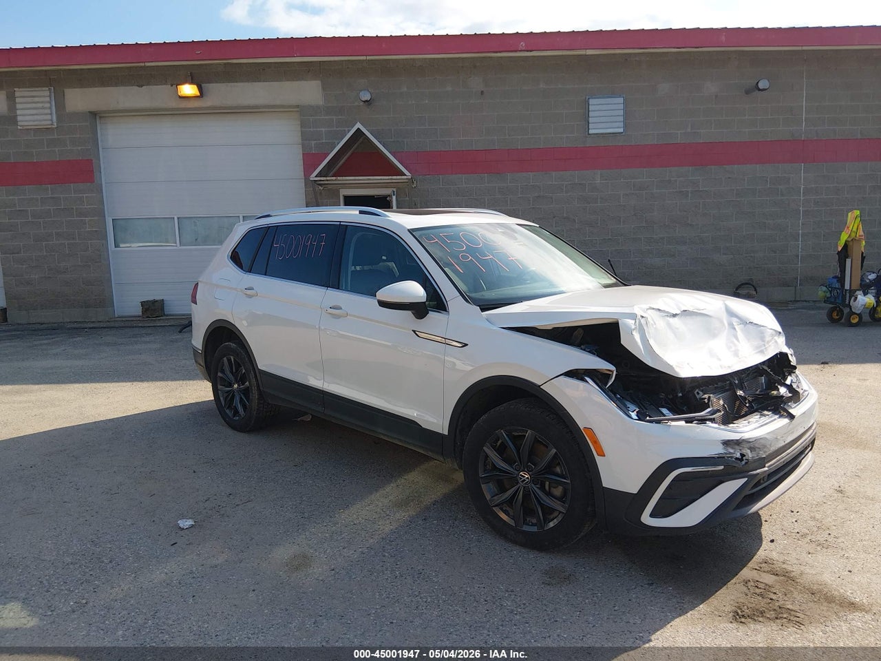 3VV2B7AX8NM****** · 2022 VOLKSWAGEN TIGUAN 2.0T SE